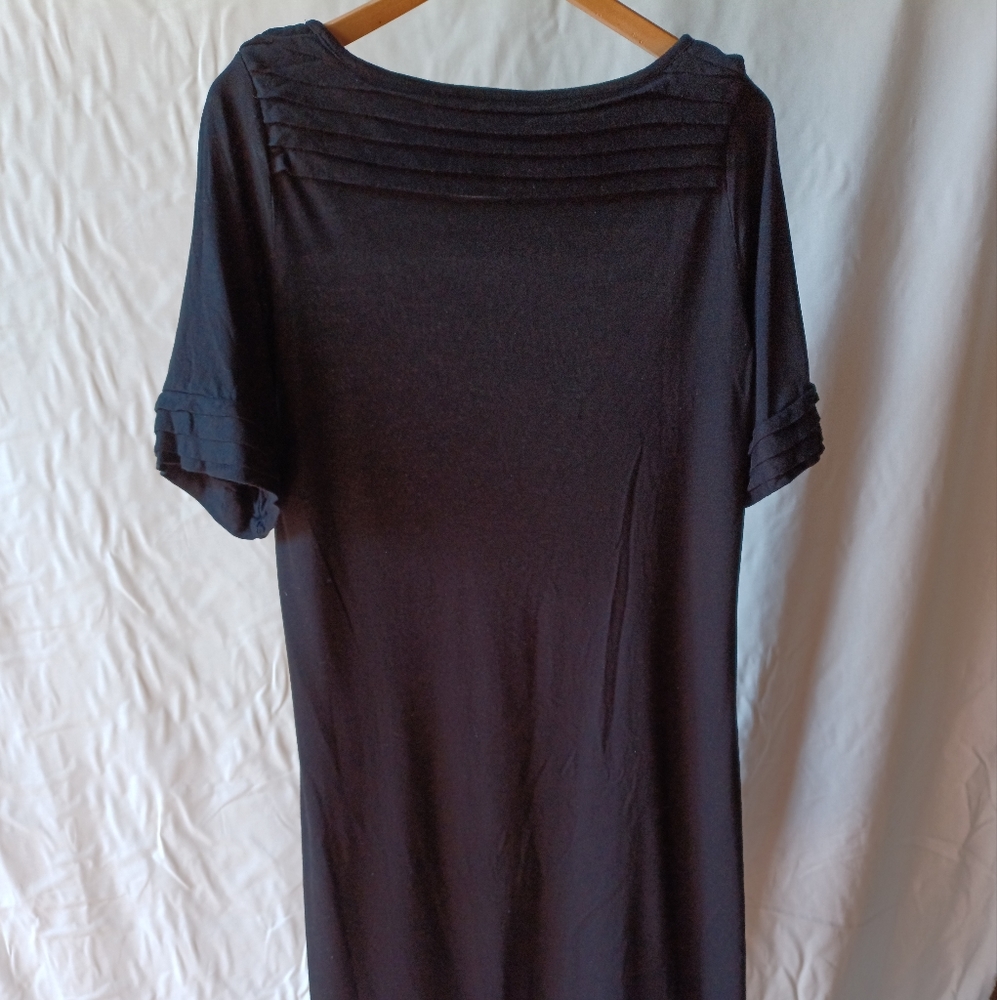 Banana Republic size L black dress knit with folded collar and sleeve accents